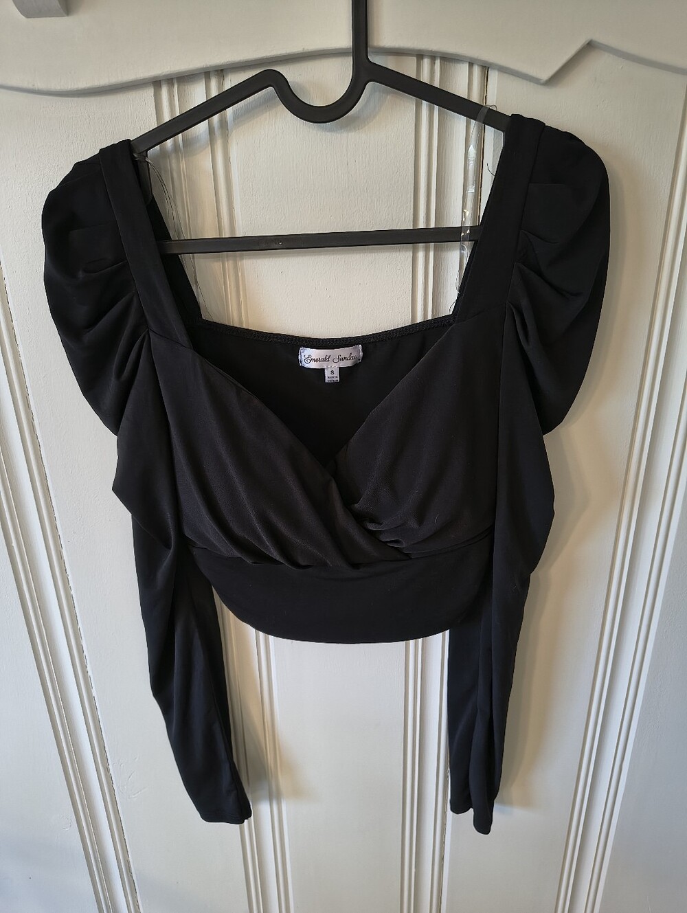 Emerald Sundae Black Puff Sleeve Crop Top
